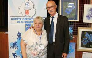 St Capraise de Lalinde : remise du trophée du bénévolat à Mme CLEMENT Jacqueline